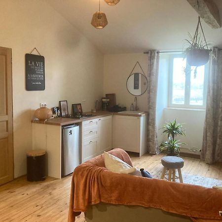 Premier Etage D Une Jolie Maison A La Campagne Montravers ภายนอก รูปภาพ